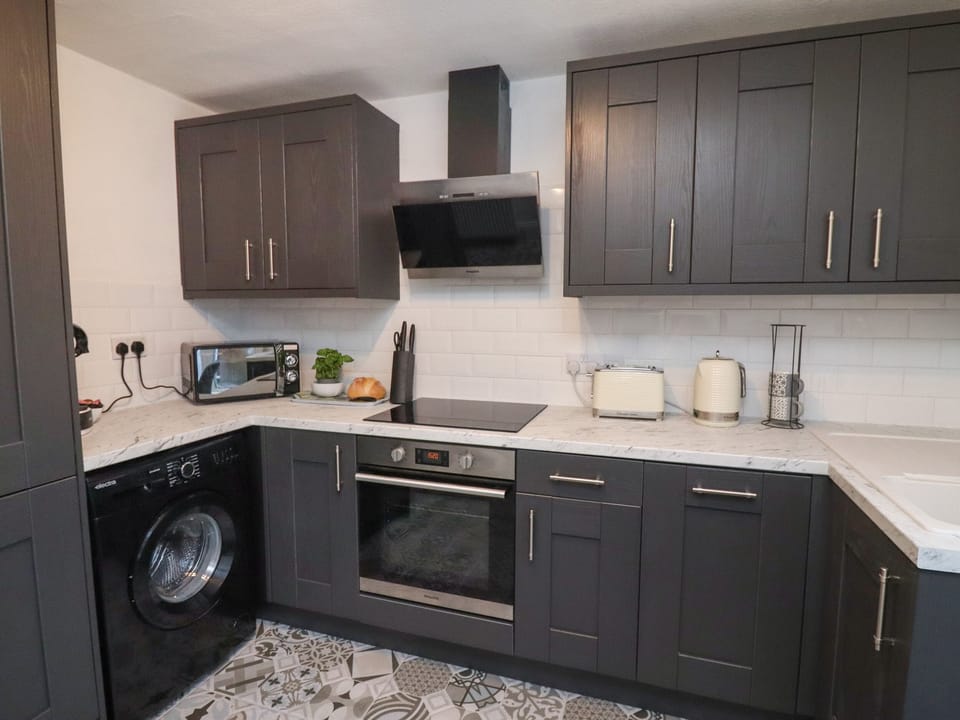Fridge, dishwasher, electric kettle, toaster