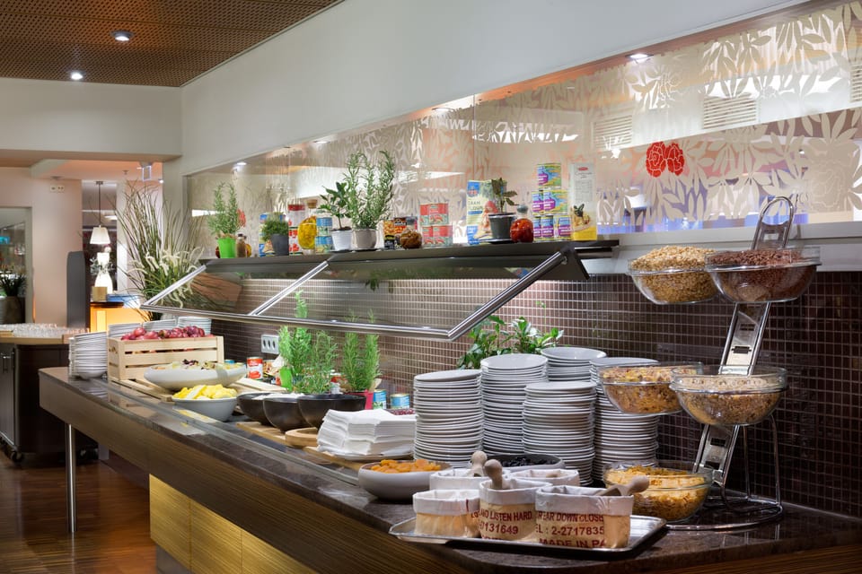 Daily buffet breakfast for a fee
