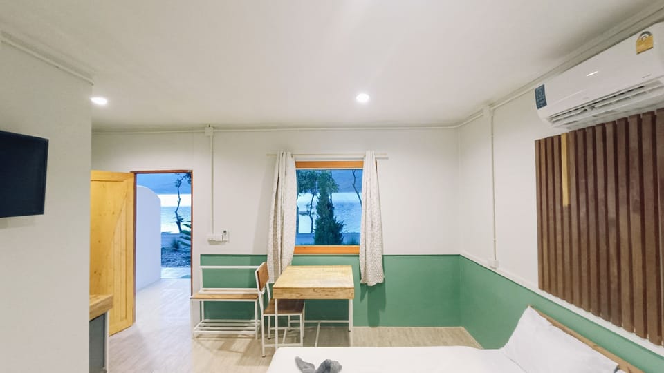 Panoramic Studio Suite | WiFi (free), bed sheets
