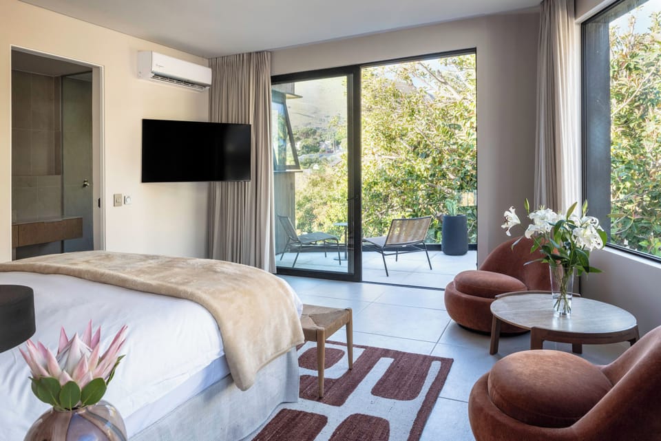 Table Mountain Penthouse | Egyptian cotton sheets, premium bedding, minibar, in-room safe