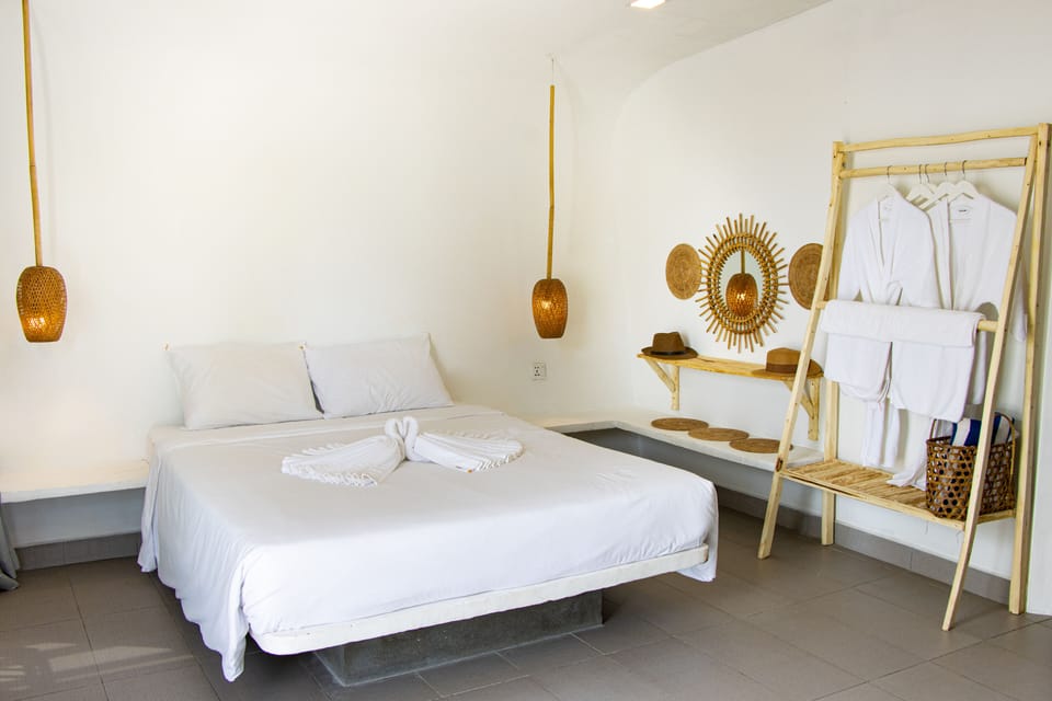 Bungalow | Minibar, in-room safe, free WiFi, bed sheets