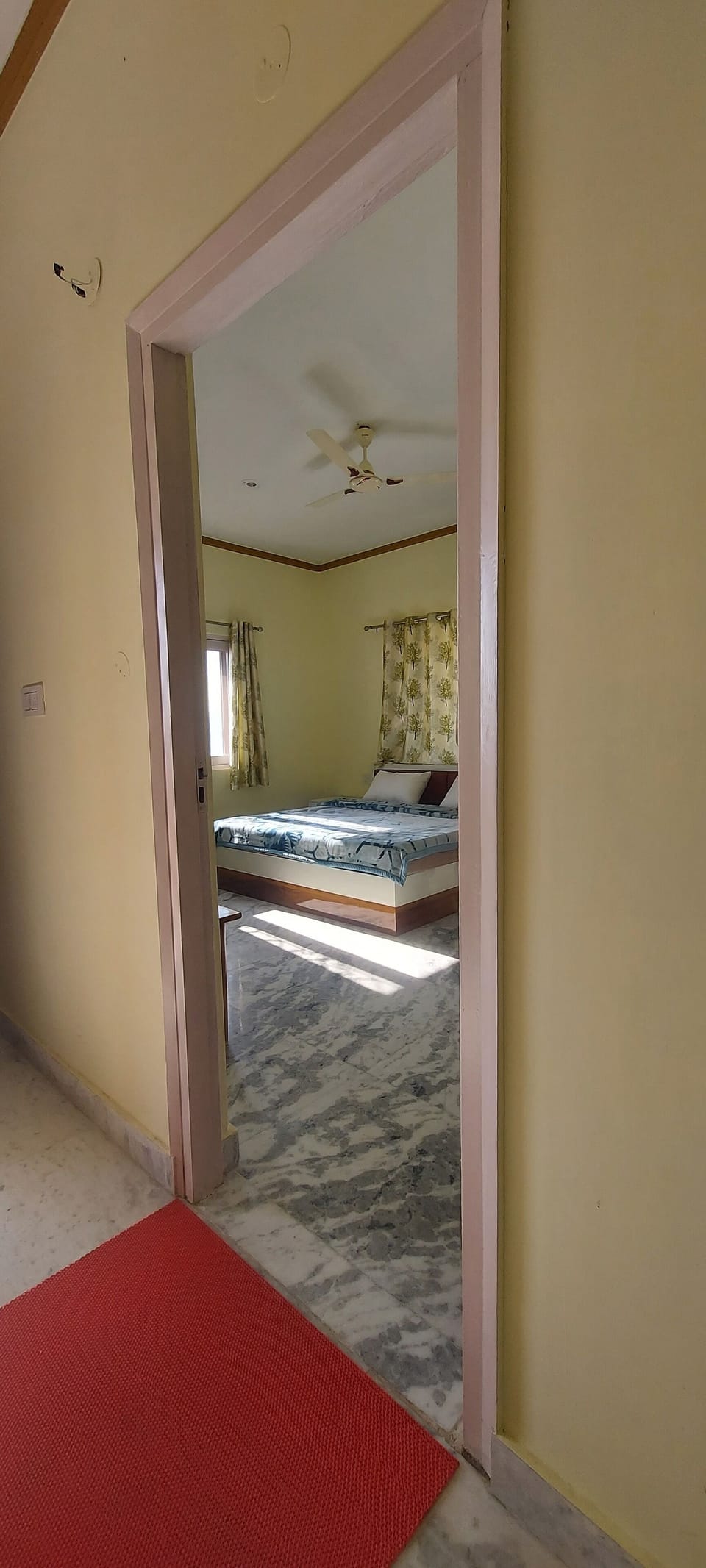Laptop workspace, free WiFi, bed sheets