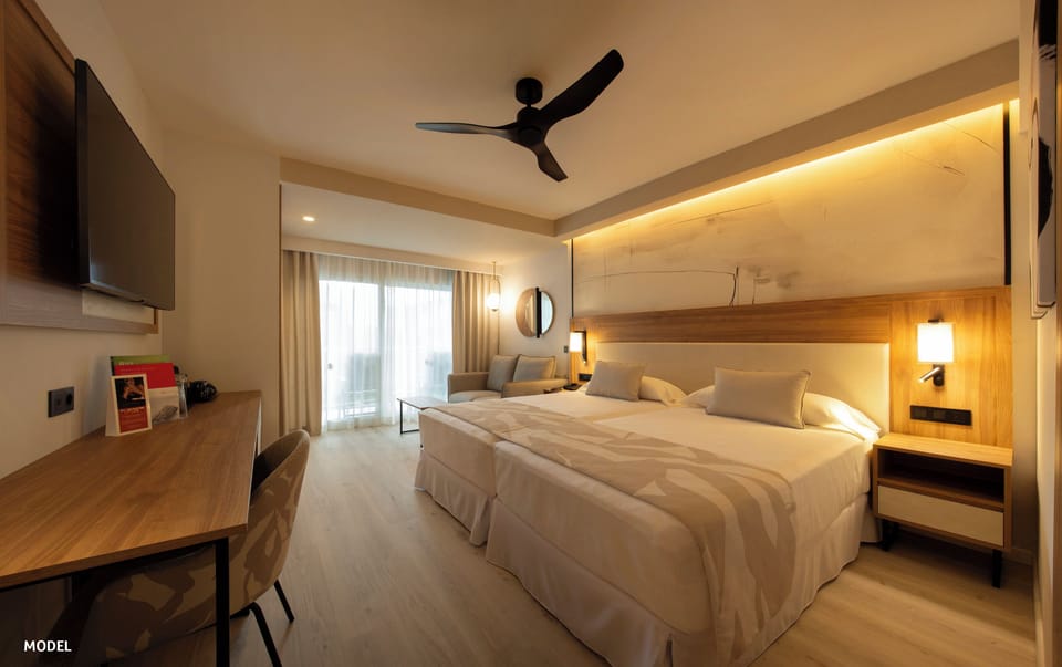 Minibar, in-room safe, free WiFi, bed sheets