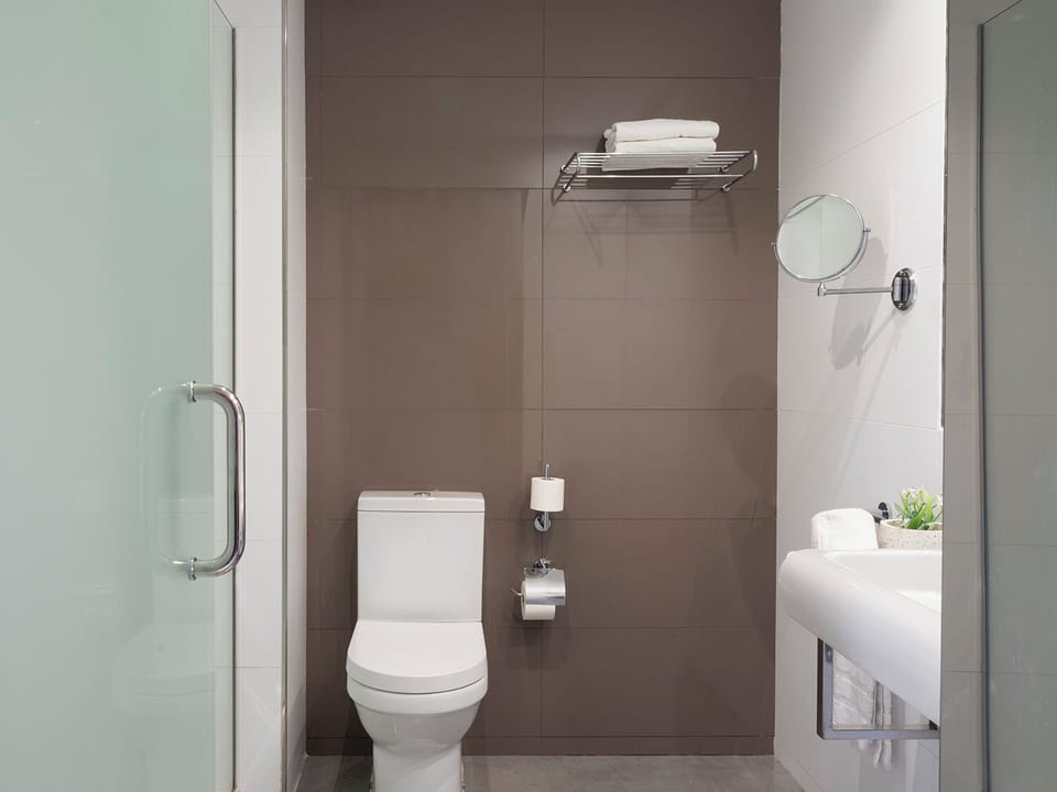 Hair dryer, towels