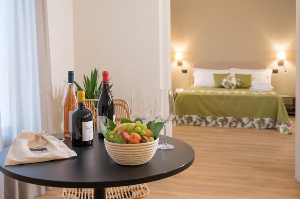 Minibar, in-room safe, desk, free WiFi