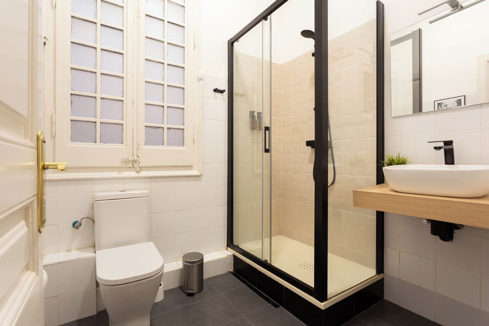 Casa Lolita Guesthouse Bed and Breakfast in Barcelona