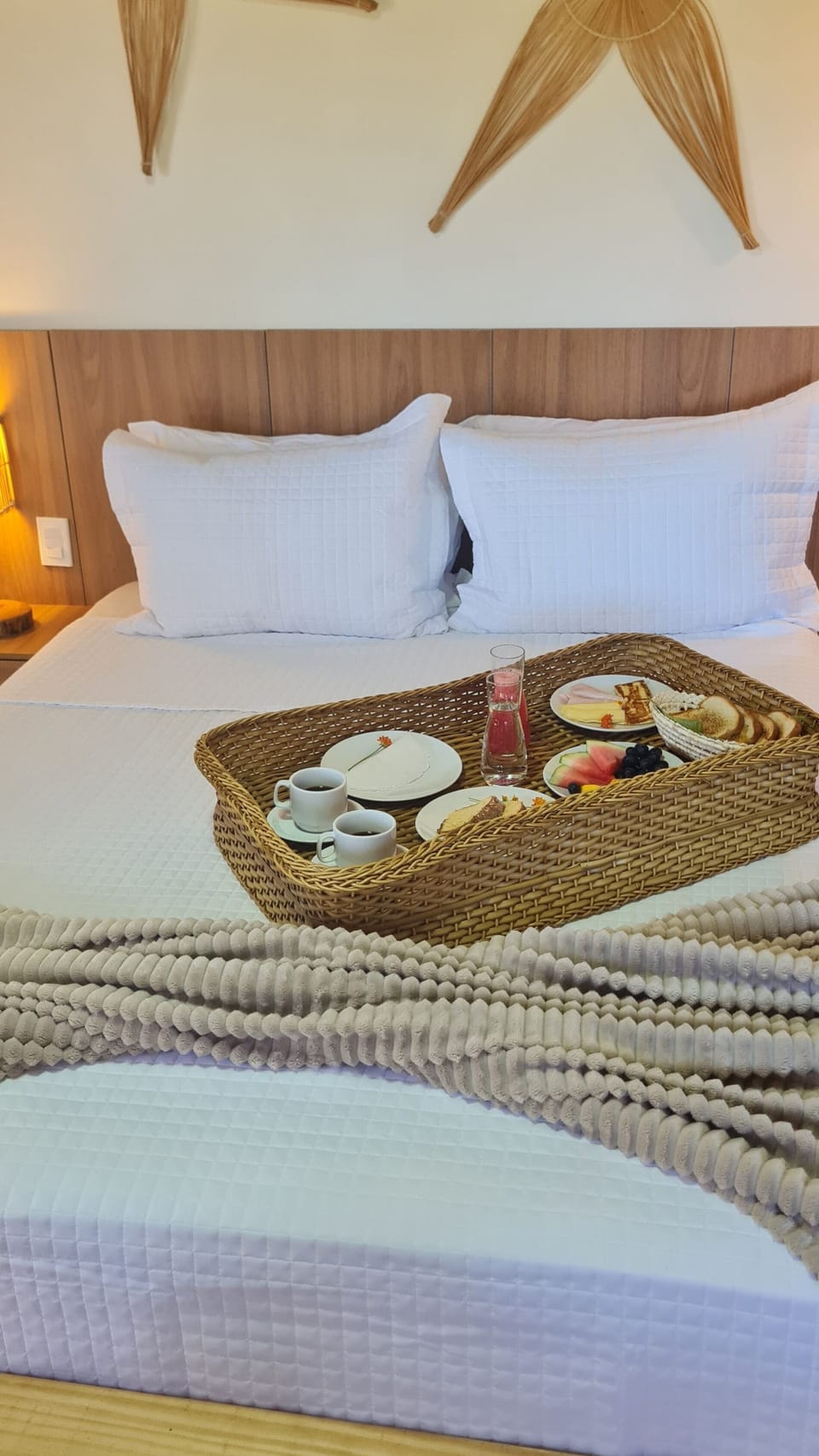 Deluxe Double Room | In-room dining