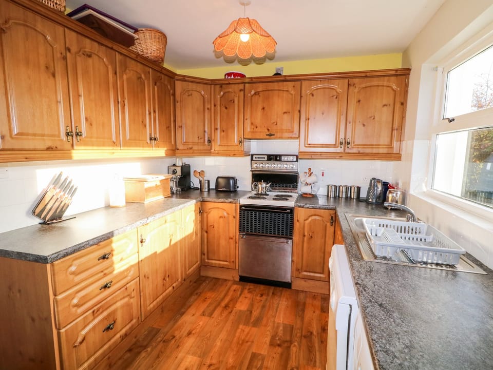 Fridge, dishwasher, electric kettle, toaster
