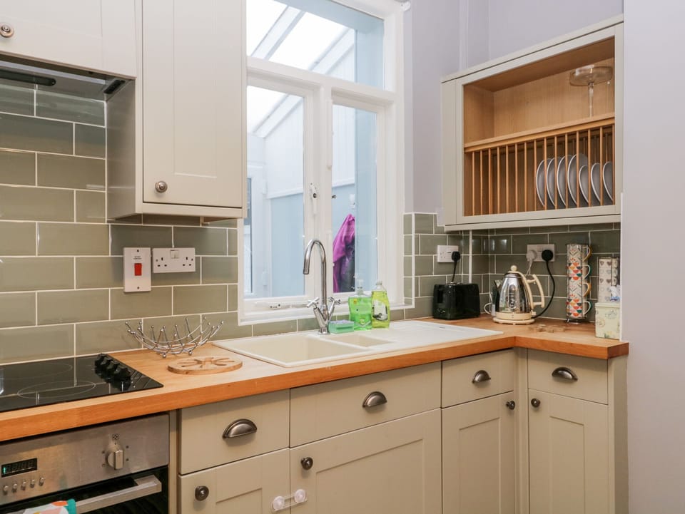 Fridge, dishwasher, electric kettle, toaster