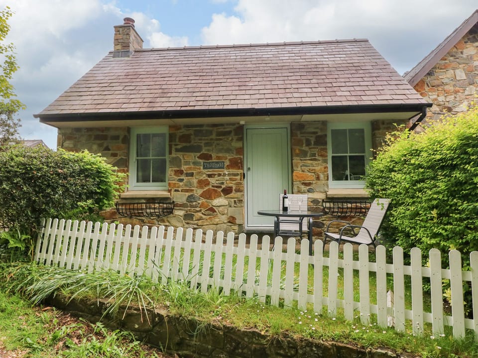 Cottage | Front of property