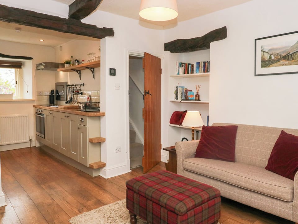 Cottage | Living area | Fireplace