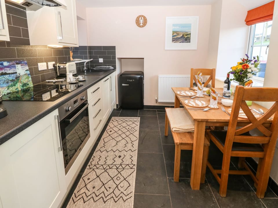 Cottage | Interior