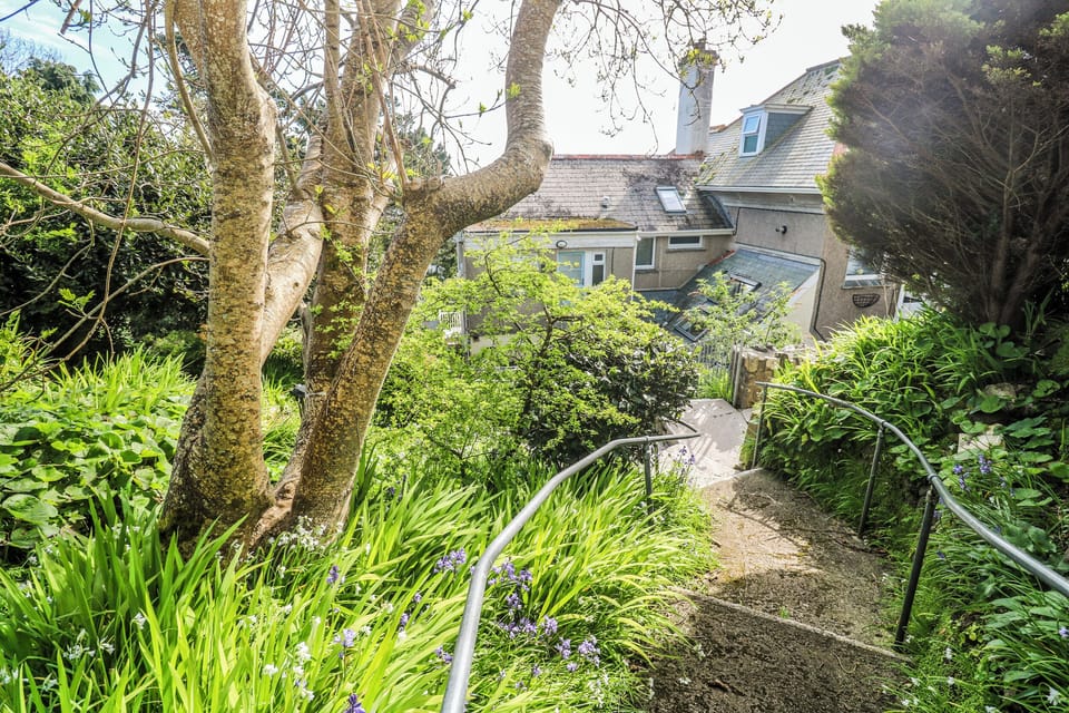 Cottage | Property grounds