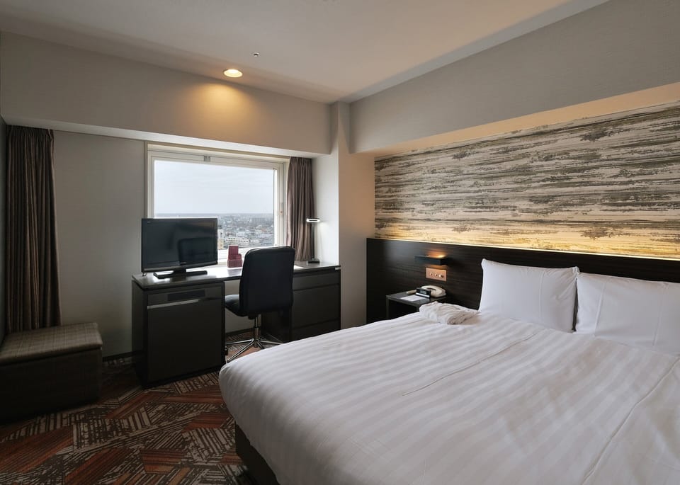 In-room safe, desk, laptop workspace, free WiFi