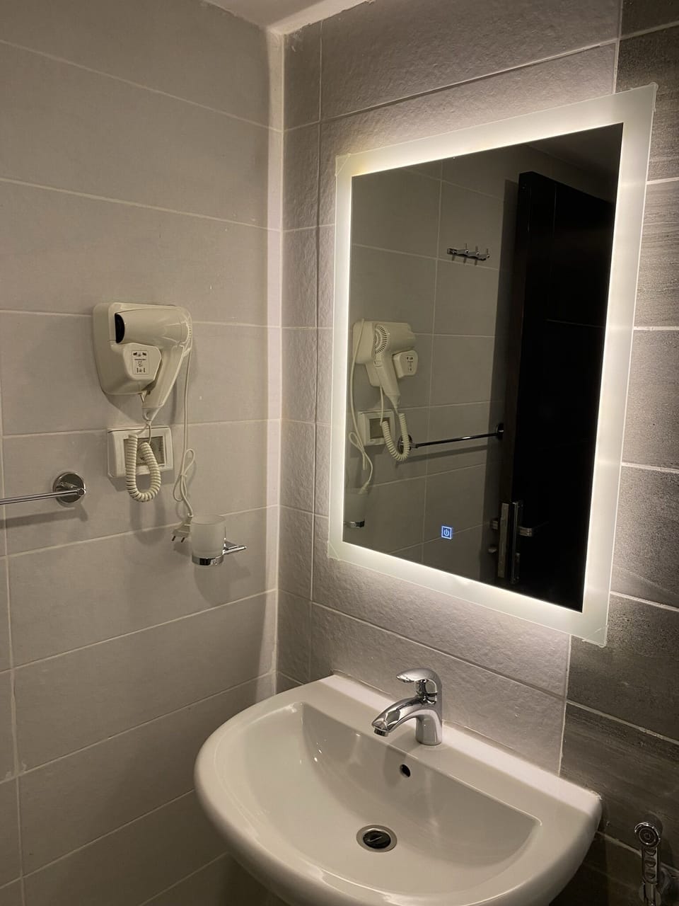Comfort Twin Room | Bathroom | Shower, designer toiletries, hair dryer, bidet