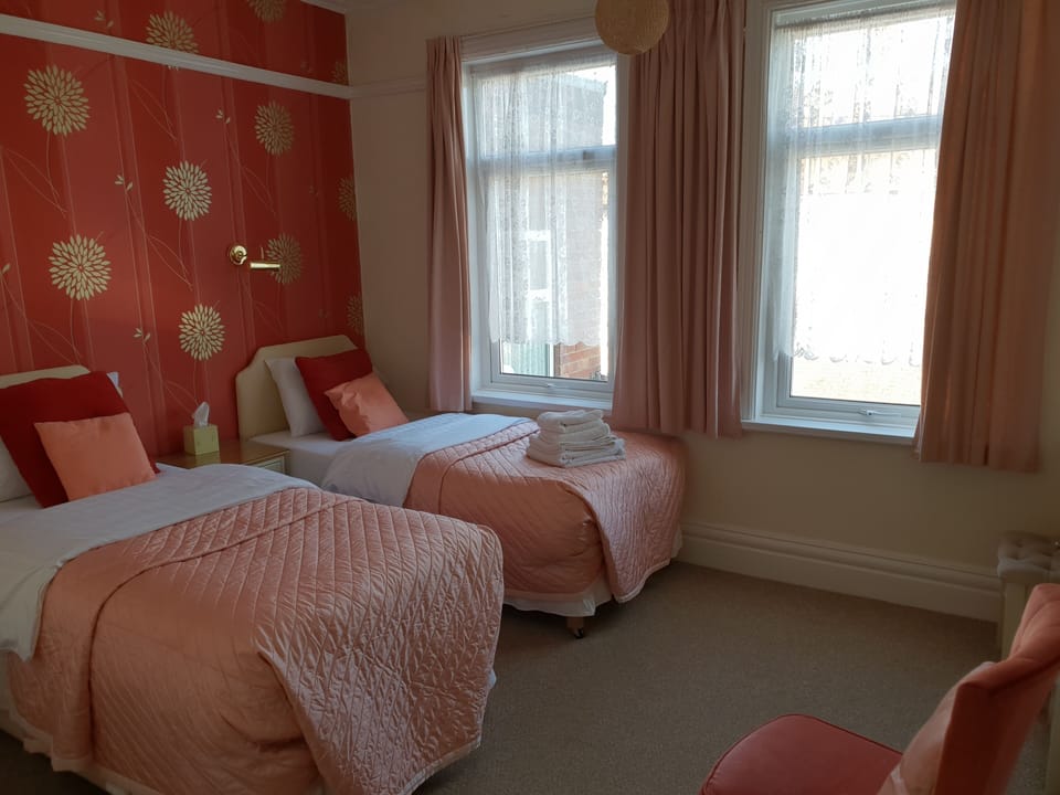 Standard Twin Room, Ensuite