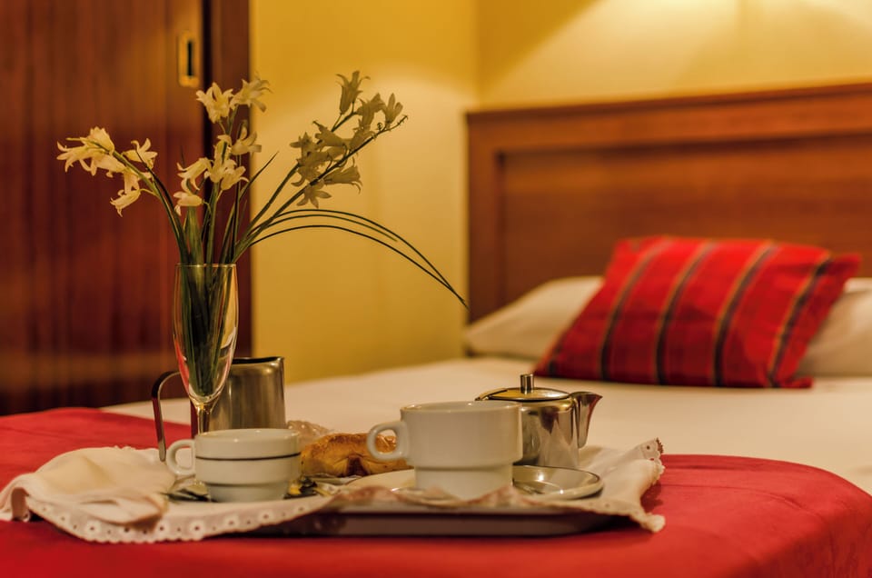 Basic Double or Twin Room | Bathroom | Free toiletries, hair dryer, towels