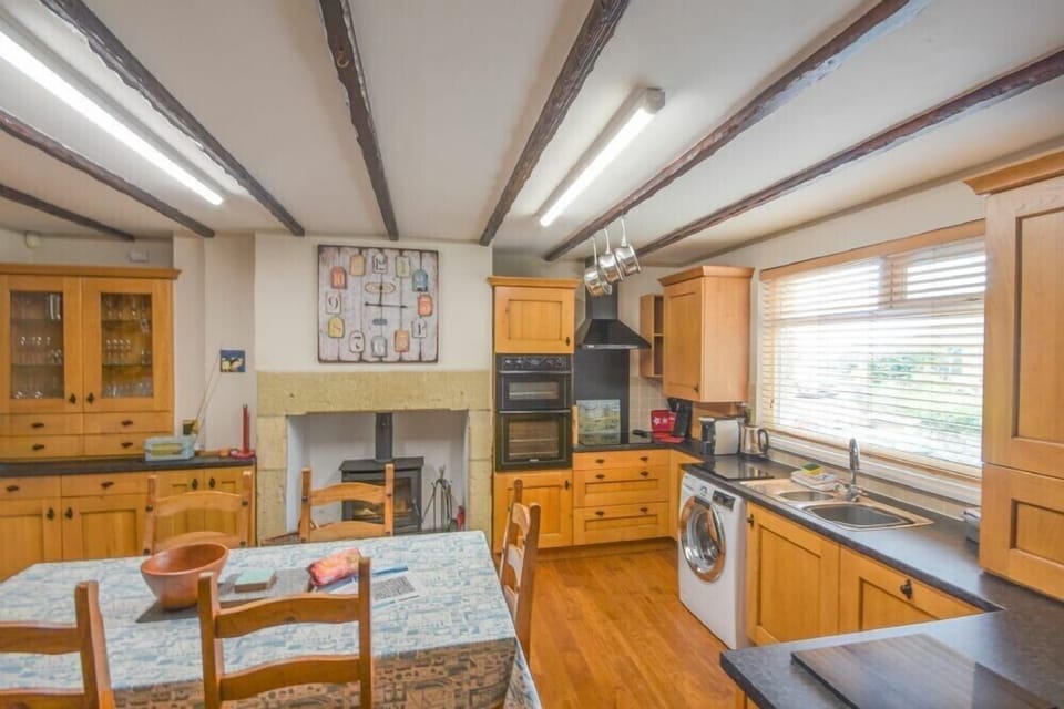 Dishwasher, cookware/dishes/utensils