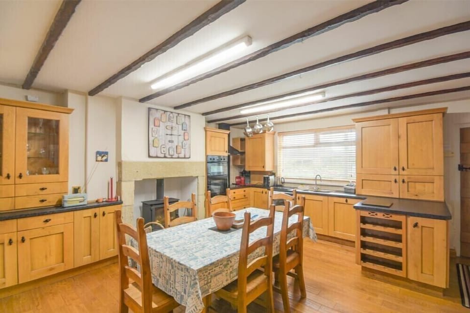 Dishwasher, cookware/dishes/utensils