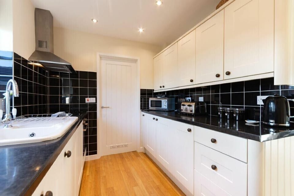 Fridge, dishwasher, cookware/dishes/utensils