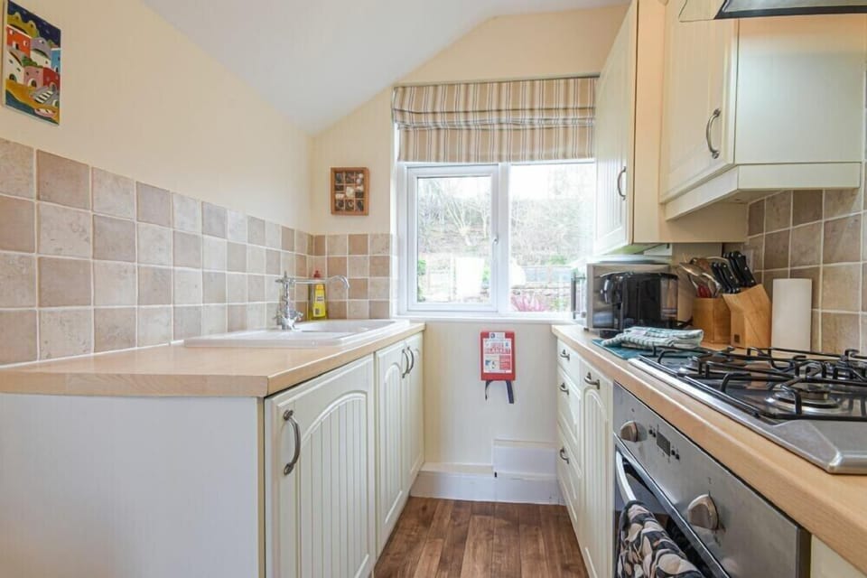 Fridge, dishwasher, cookware/dishes/utensils