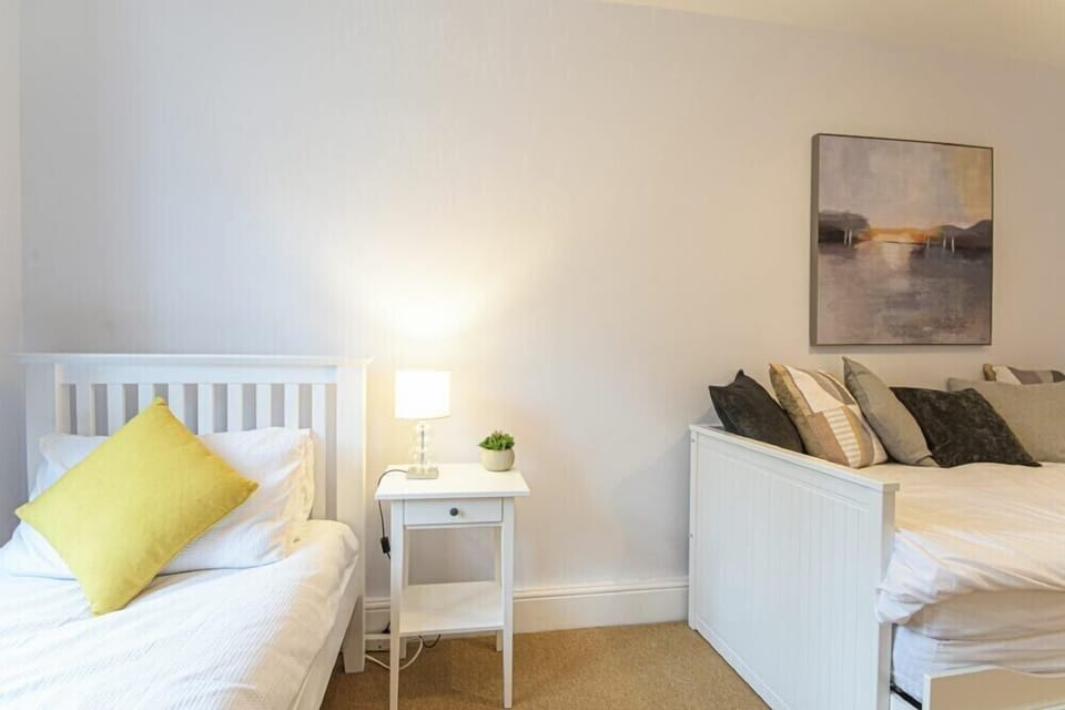 2 bedrooms, individually decorated, individually furnished, free WiFi