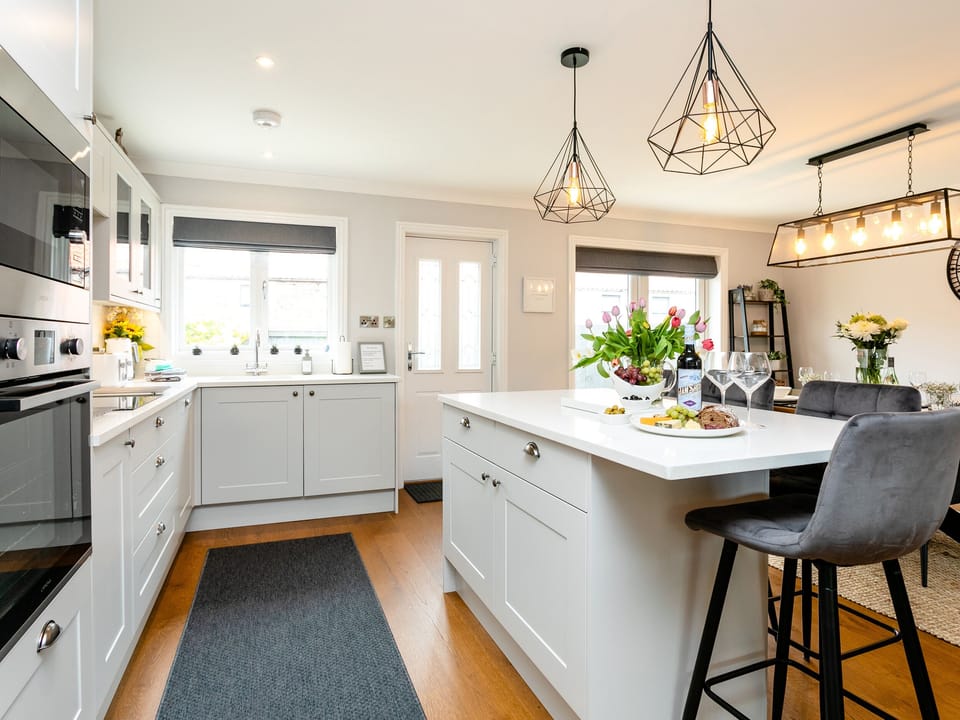 Fridge, dishwasher, cookware/dishes/utensils