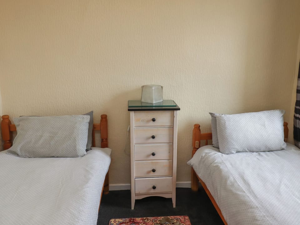 Cottage | 2 bedrooms, individually decorated, individually furnished, free WiFi