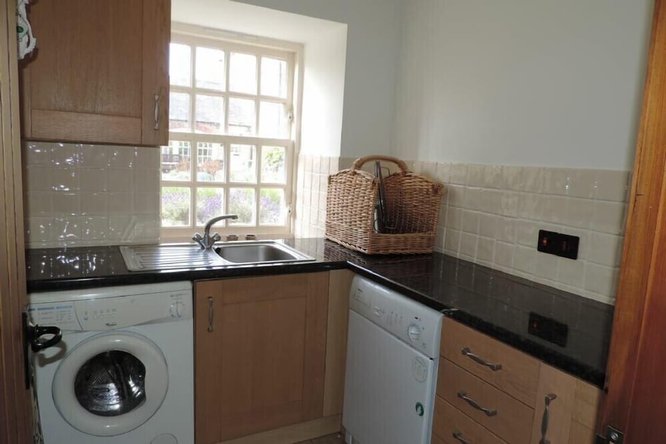 Fridge, dishwasher, cookware/dishes/utensils