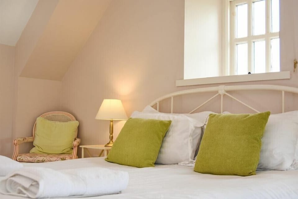 Sea Breeze Cottage in England