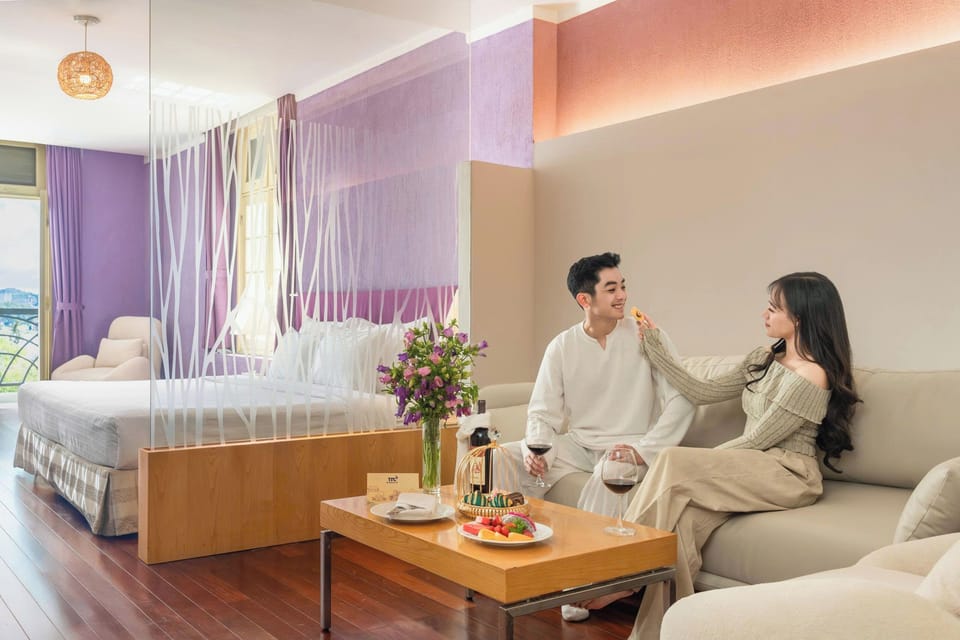 Premium Deluxe Room | Minibar, in-room safe, desk, blackout drapes