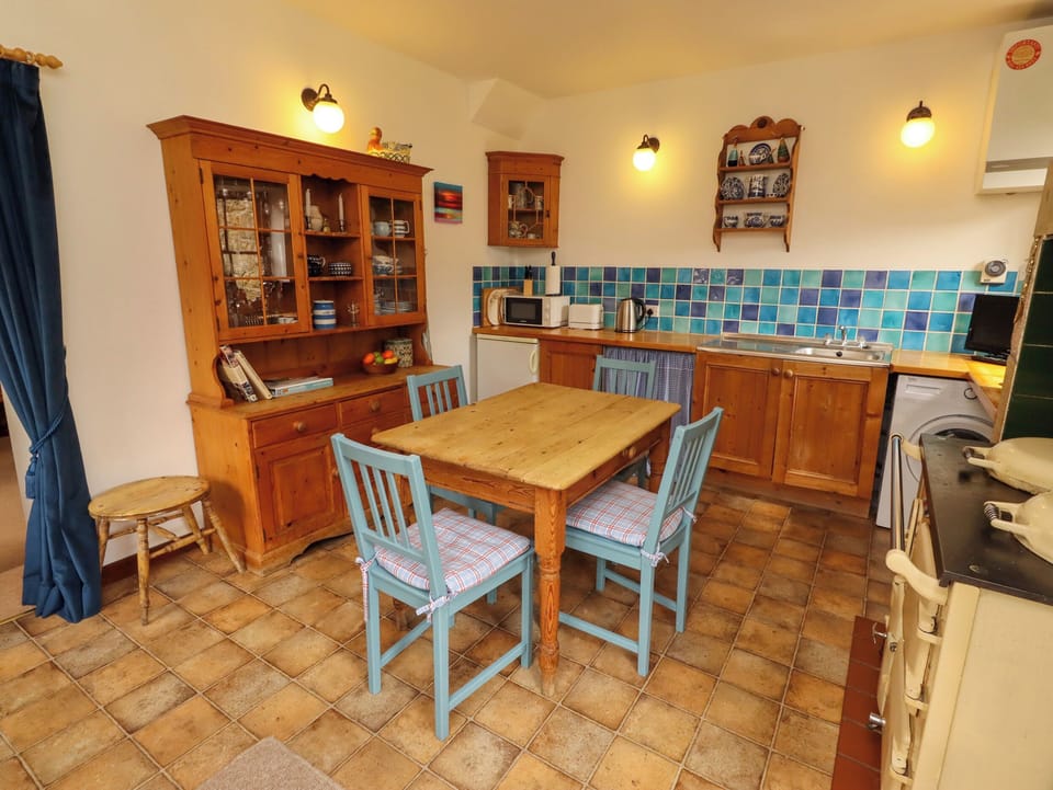 Cottage | Interior