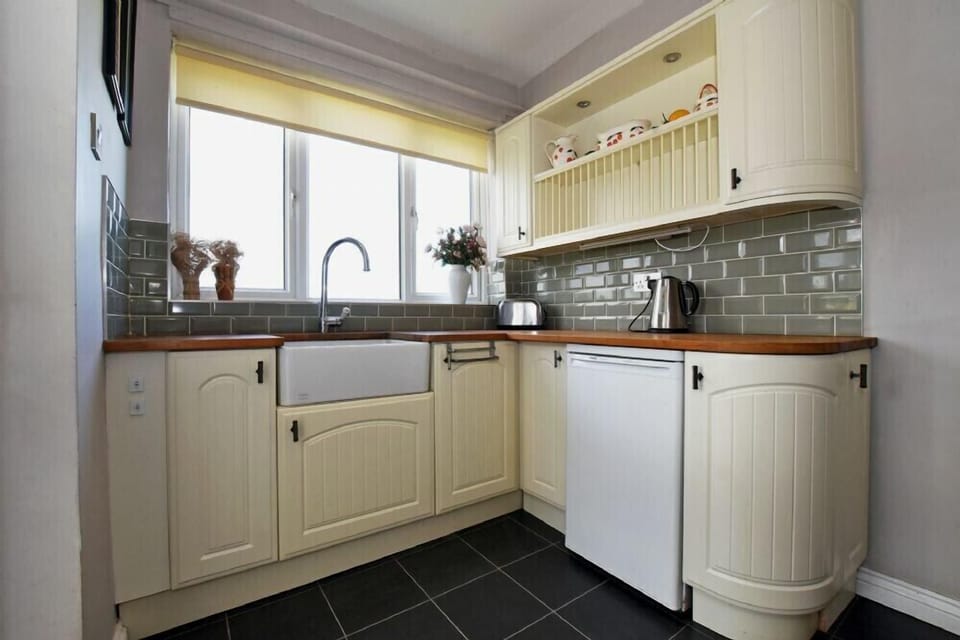 Fridge, dishwasher, cookware/dishes/utensils