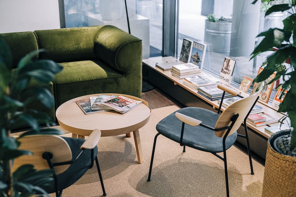 Breakfast and lunch served, Regional cuisine