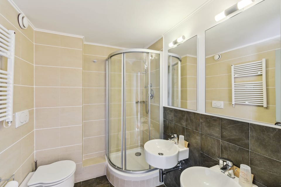 Luxury Room, Balcony, Mountainside | In-room safe, individually decorated, free cribs/infant beds, free WiFi