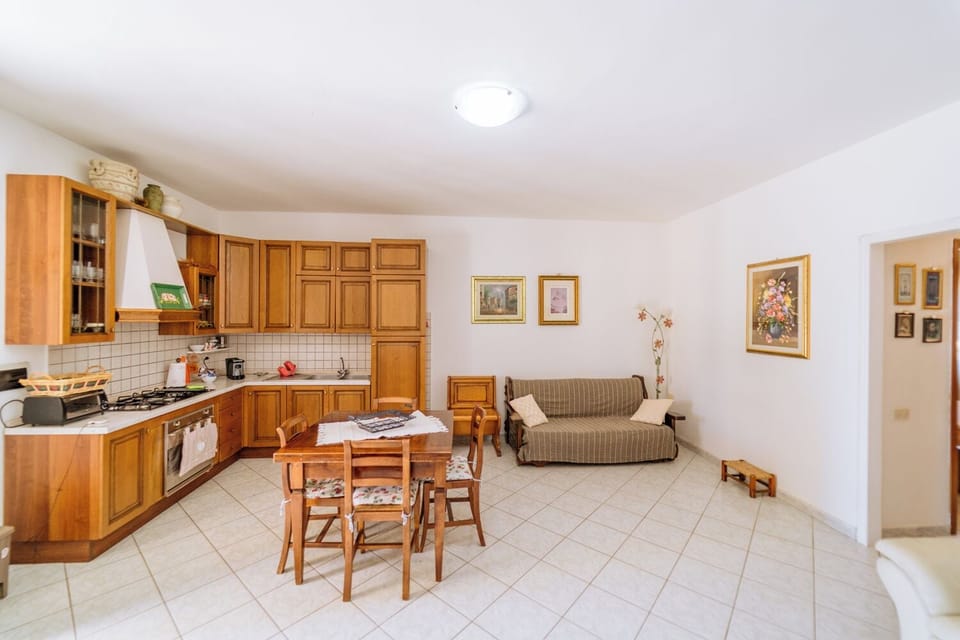 Comfort Apartment, Private Bathroom, Ground Floor | Dining room