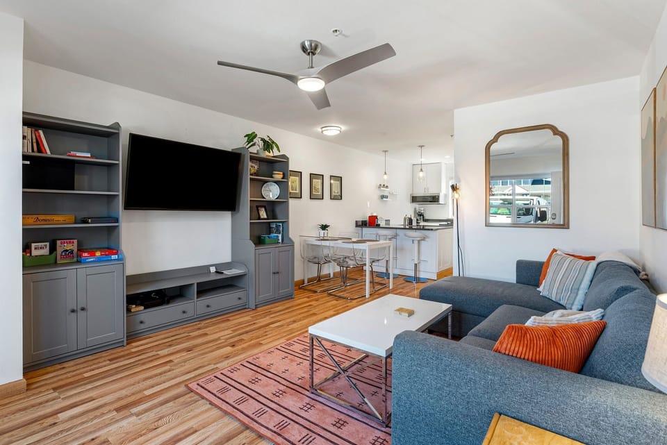 Condo, 1 Bedroom | Living area