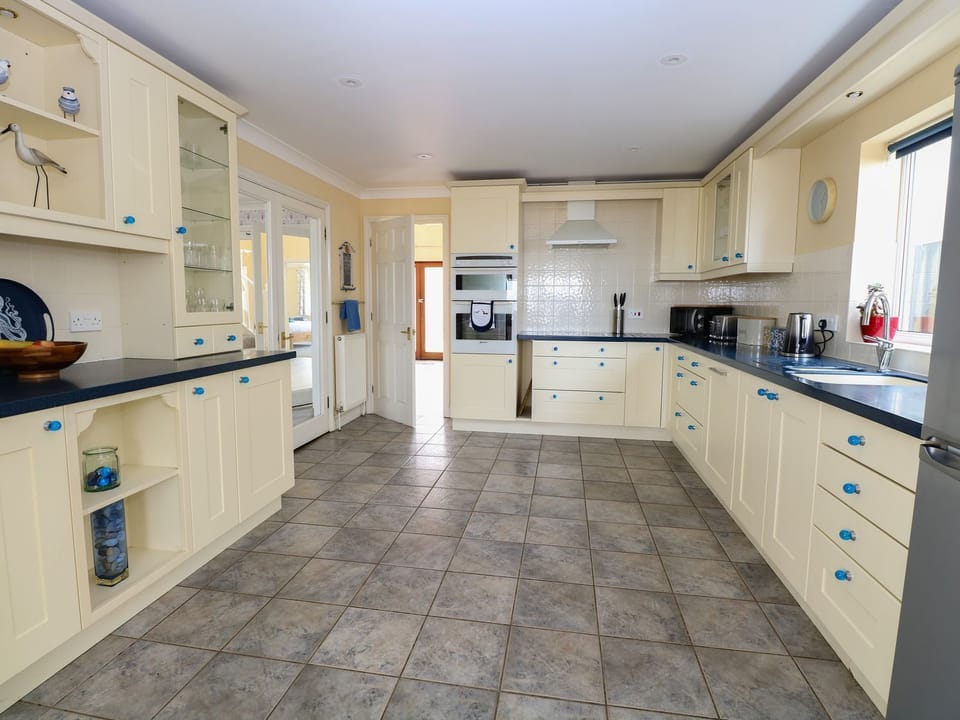Fridge, dishwasher, electric kettle, toaster
