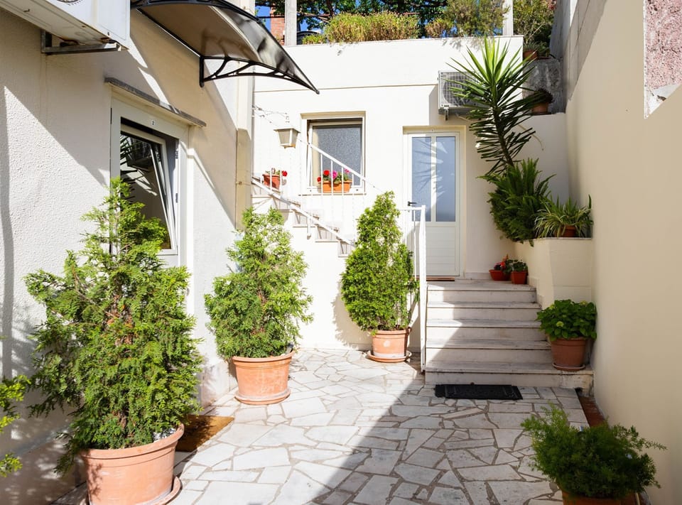 Studio (Studio Apartment with Terrace) | Terrace/patio