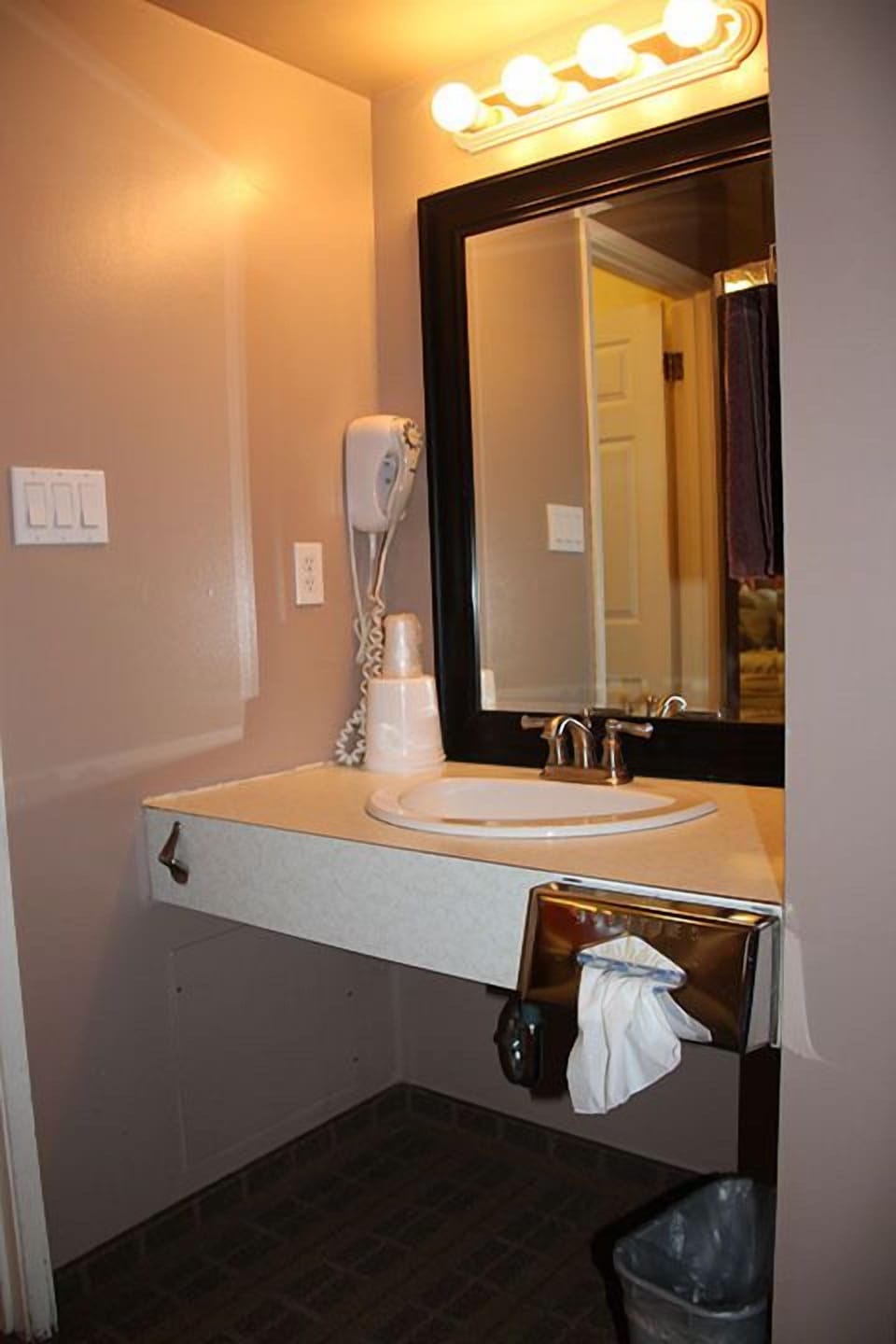 Bathroom sink