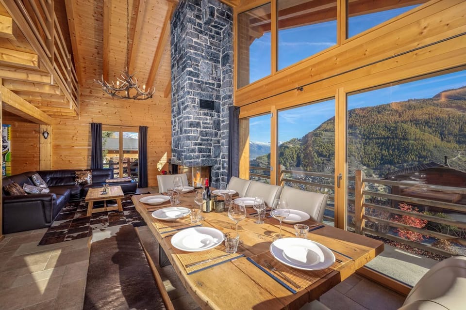 Chalet (4 Bedrooms) | Front of property