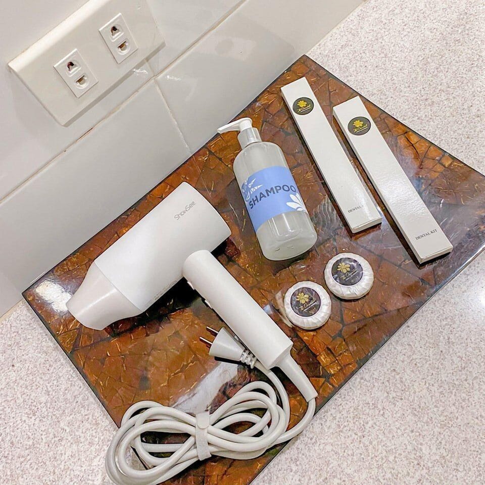 Free toiletries, hair dryer, bidet, towels