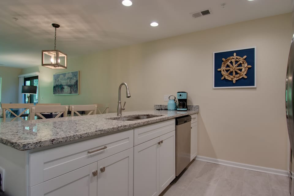 Signature Condo, 2 Bedrooms, Balcony, Lagoon View | Private kitchen | Fridge, microwave, oven, stovetop