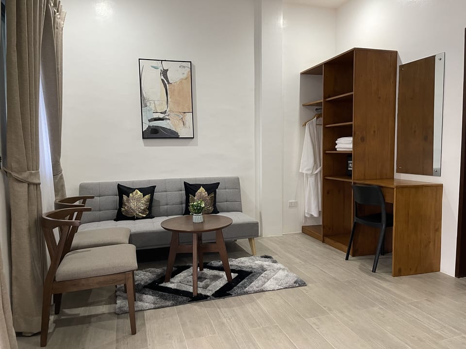 Junior Suite | Premium bedding, down comforters, pillowtop beds, free minibar items
