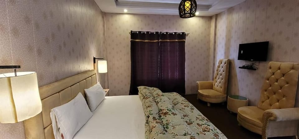 Room | WiFi (free)