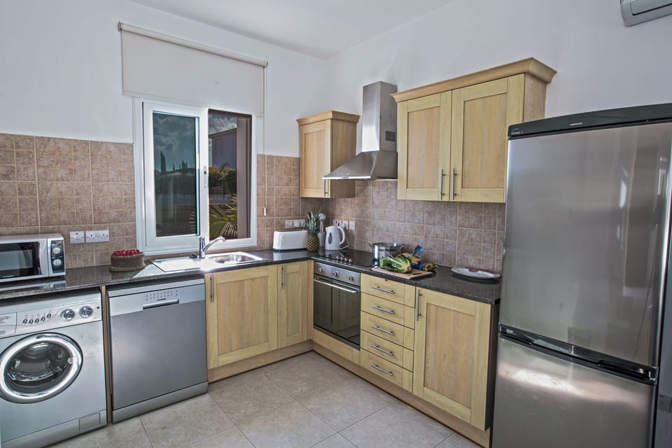 Villa, 3 Bedrooms, Private Pool, Garden View | Private kitchen