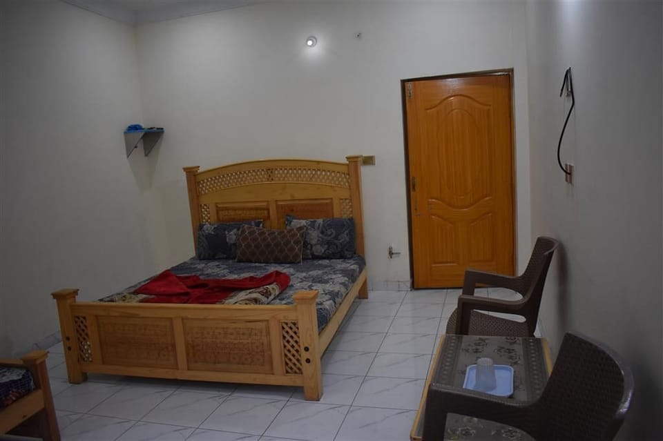 Room | WiFi (free)