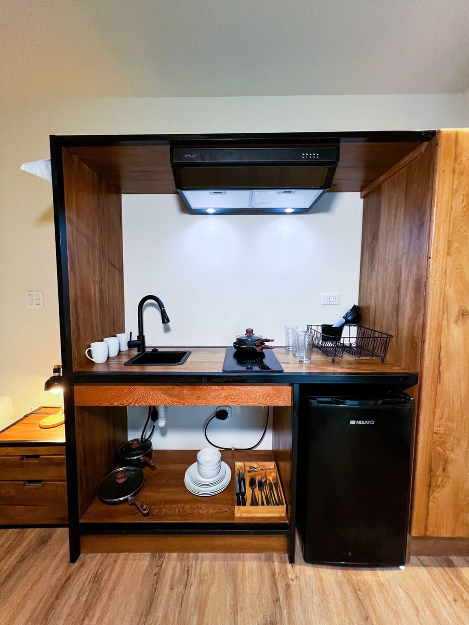 Deluxe Studio Suite | Private kitchen