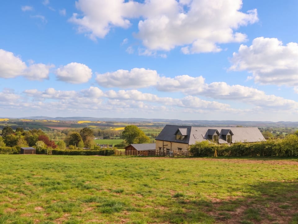 Cottage | Property grounds