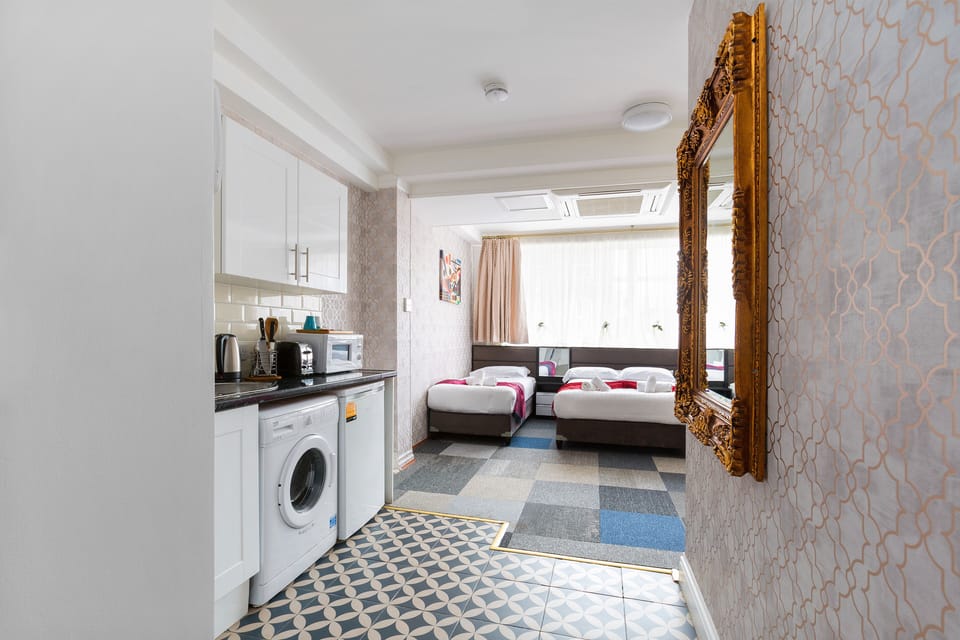 Quadruple Room, Private Bathroom (Quatriple Studio) | Room amenity